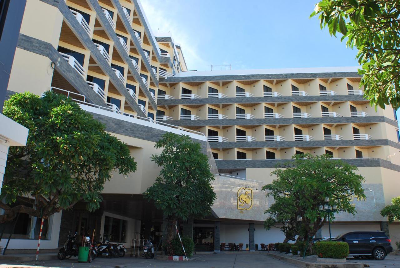 City Beach Resort HHQ Exterior foto