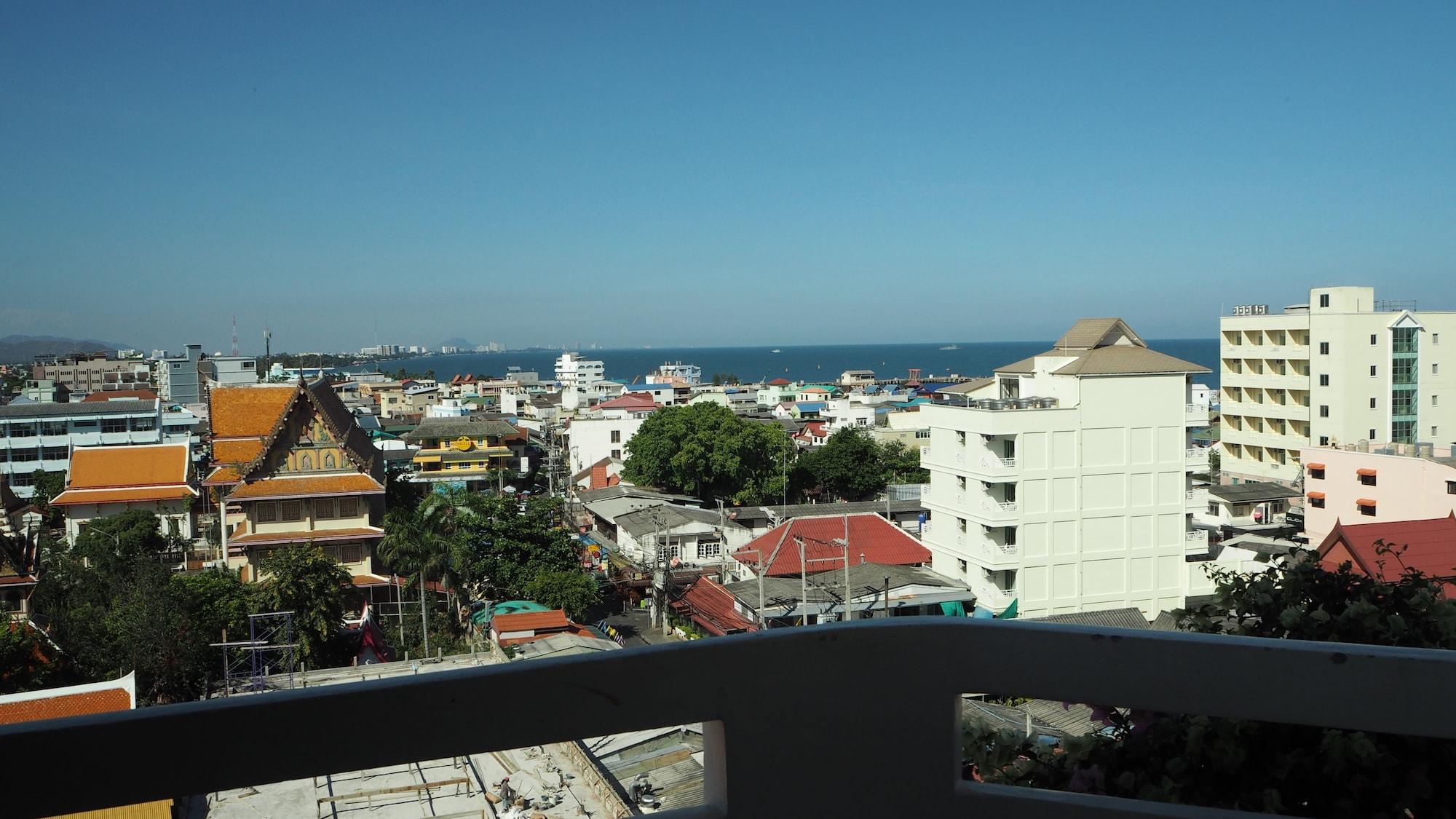 City Beach Resort HHQ Exterior foto